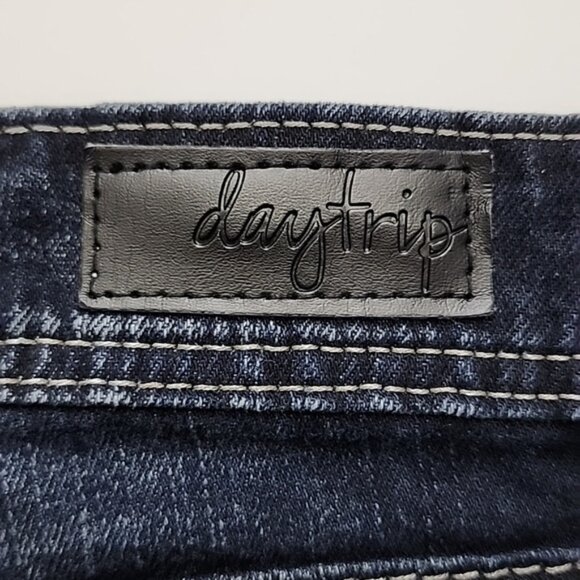 Daytrip Women's Virgo Bootcut Dark Blue Demin Jeans Faded Gold Stitch Size 28XL - Picture 9 of 16